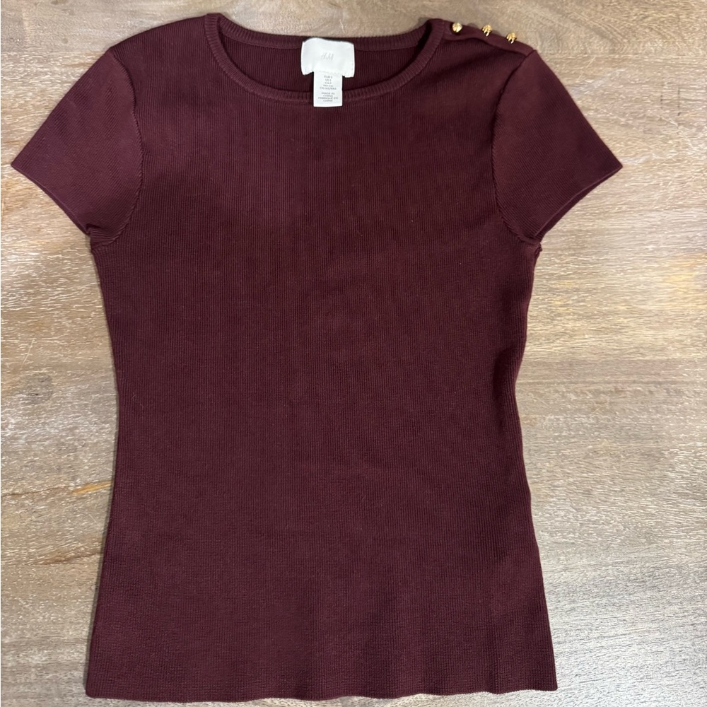 H&M Burgundy Short Sleeve Top with Gold Buttons